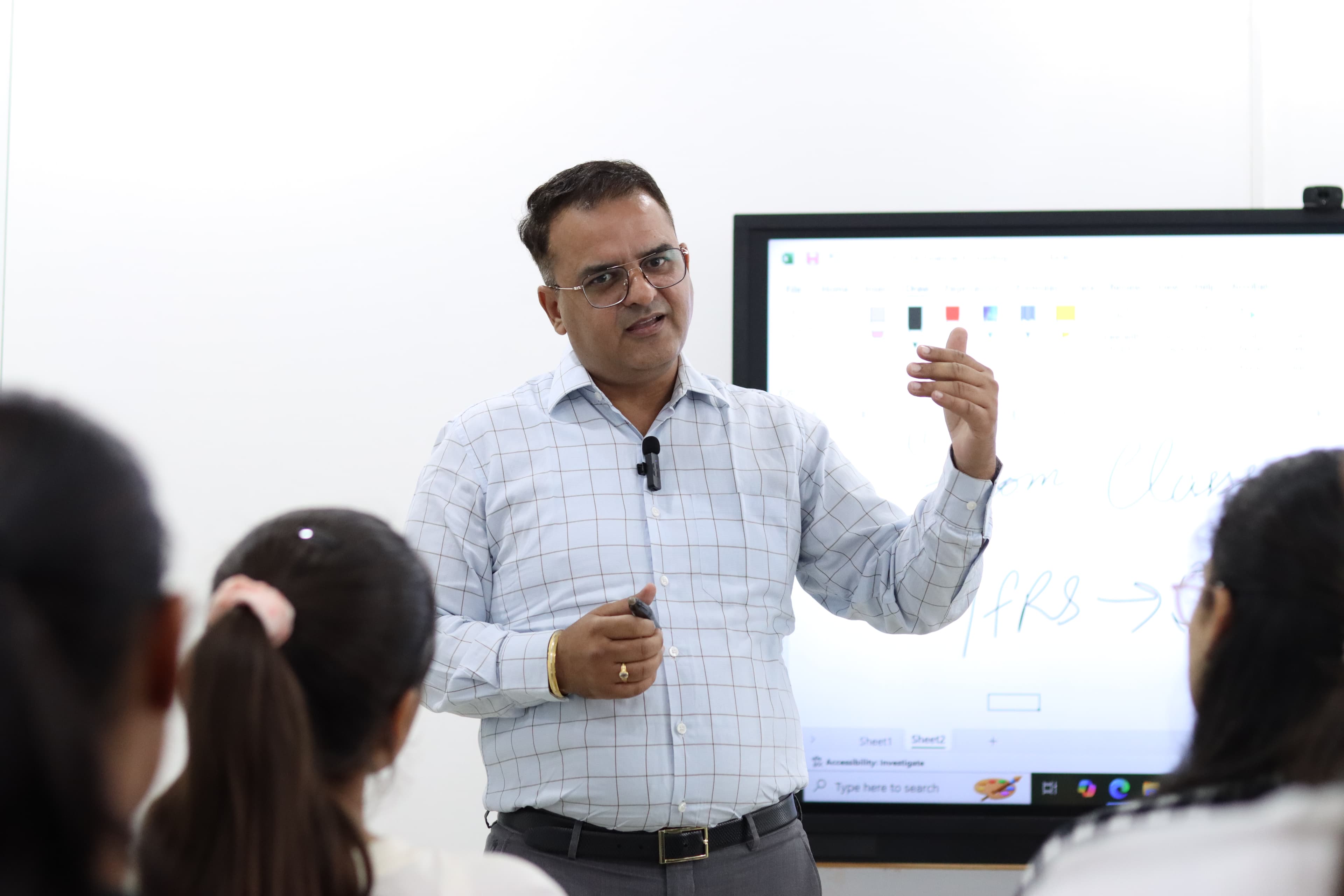 Amit Dharaniya background